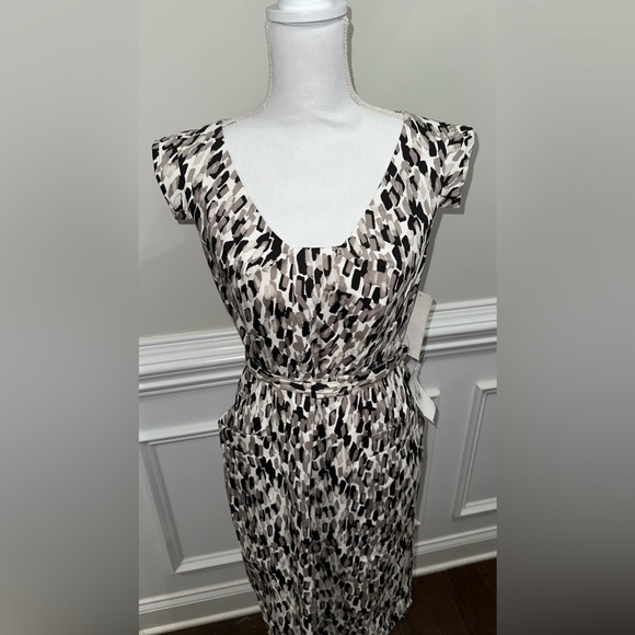 NWT Adrianna Papell Stretch Midi Dress with Belt  sz 8 - Picture 2 of 9